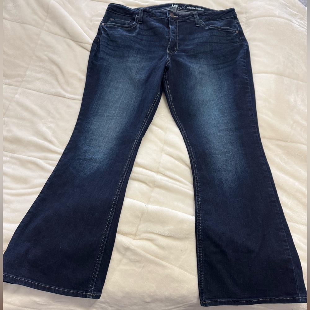EUC Lee Riders- Size 18P Women’s Plus Midrise Bootcut Dark Denim Color-Wash Jean